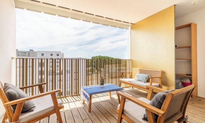 Saint Michel Apartment | Nice T2 with a large furnished balcony in Toulouse