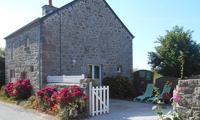 Montfarville House | Nice typical house near the port of BARFLEUR .