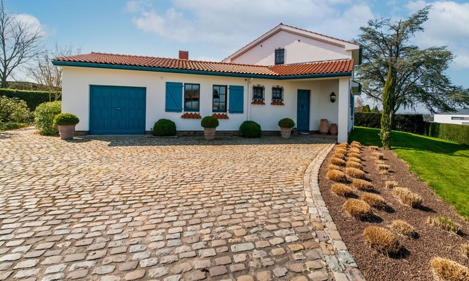Thimister-Clermont House | Nice villa l'Hacienda in Thimister-Clermont with garden
