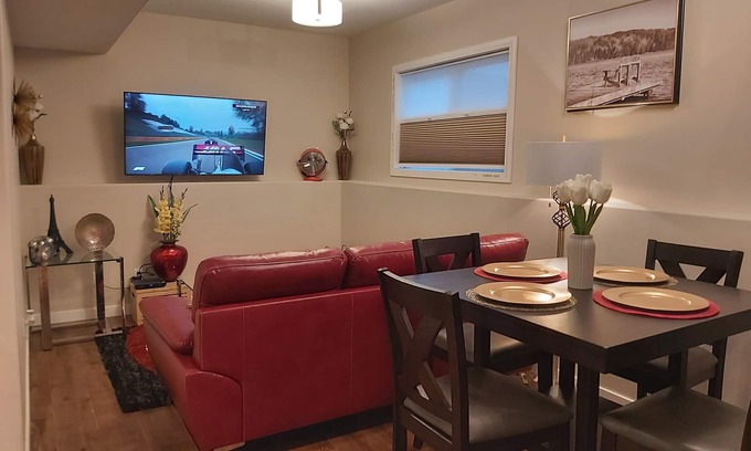 Saskatoon House | Nicely decorated 2 bedroom basement suite in highbrow Evergreen area.