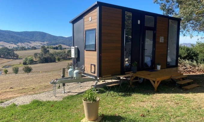 Allans Flat House | Nichol Road Hideaway at Annie’s Retreat by Tiny Away