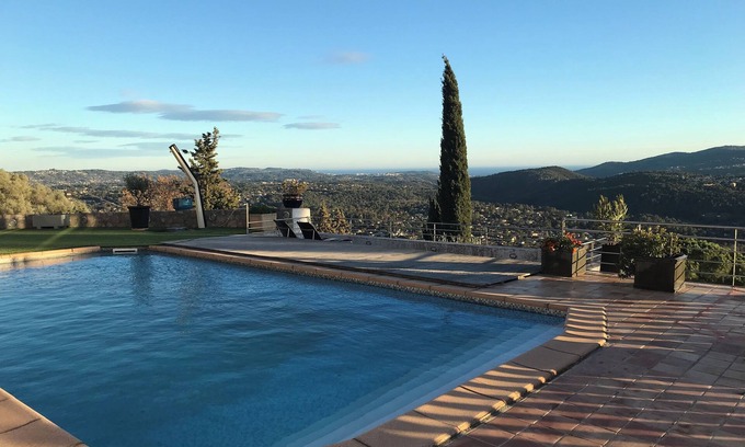 Cabris Apartment | Nid d'Aigle - Apartment with 180° view of the sea and Bay of Cannes