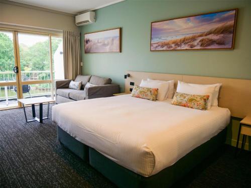 Nerang Hotel | Nightcap at Hinterland Hotel Nerang