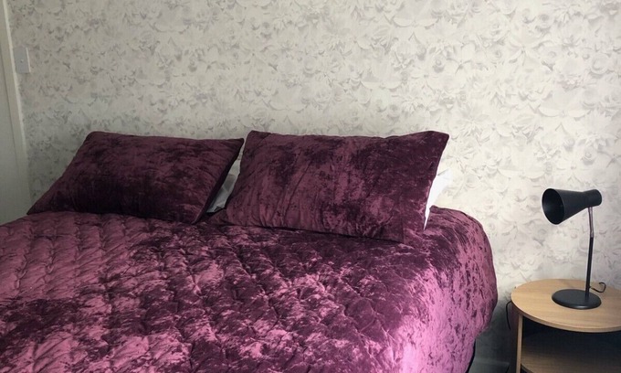Matamata House | Nights on Broadway - House in beautiful vibrant Matamata.
