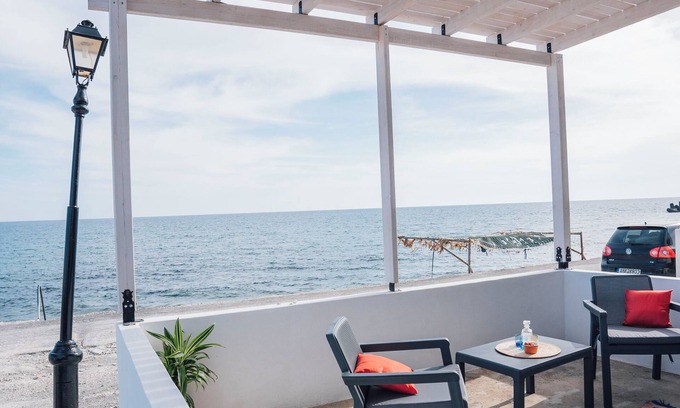 Gra Lygia Apartment | Nirou Studio by the beach