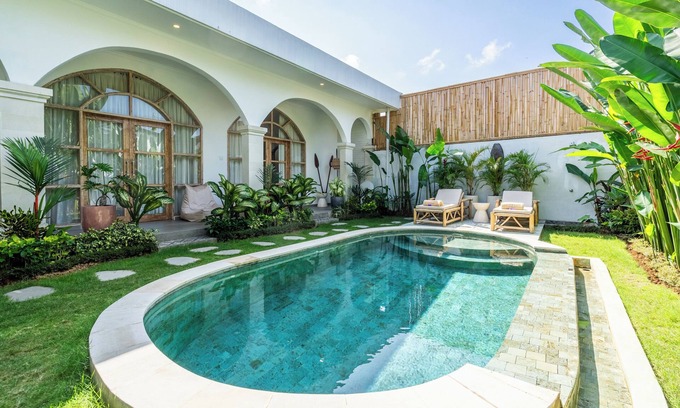 Padonan Villa | Nirvana, Charming 3-Bedroom Villa with Cozy Vibes – Canggu