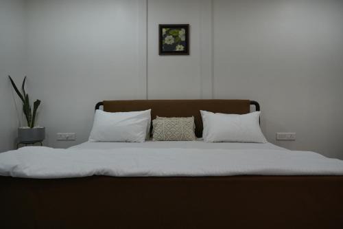 Nagoa Hotel | Niyati Nirvana