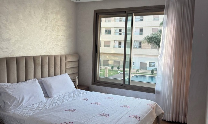 Bouznika Apartment | nn“Sunny 2BR Apartment in Bouznika – 2 min to Beach, A/C, WiFi, Family-Friendly”