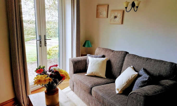 Stowmarket Cottage | No 3 Barn Cottages Sleeps 2 (1 Bedroom)