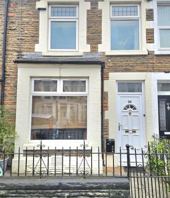 Roath House | No 34 - Cardiff City location - free parking- sleeps 6