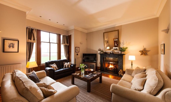 Ayr House | No 7 Barns Terrace