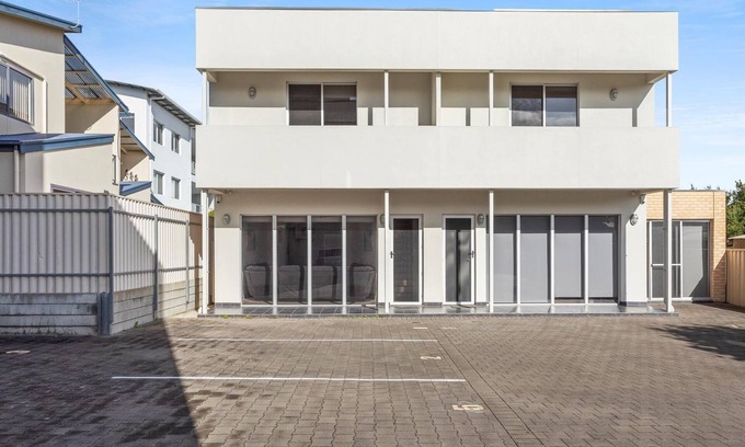 Victor Harbor Apartment | No.8 - The Block