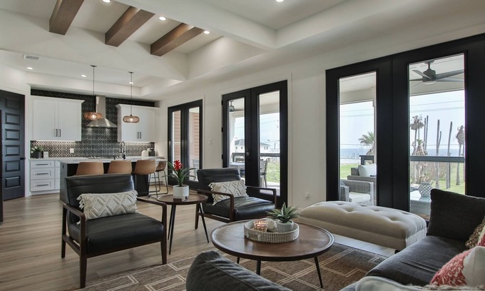 El Lago House | No Agenda! Beautiful bay views. It's time to relax and have fun.