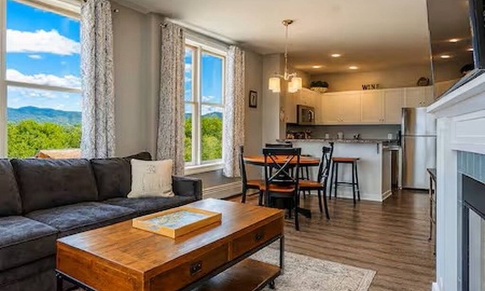 Stratton Mountain Condo | ★No Cleaning Fee★10% OFF★Walk To Mountain★Amenities+
