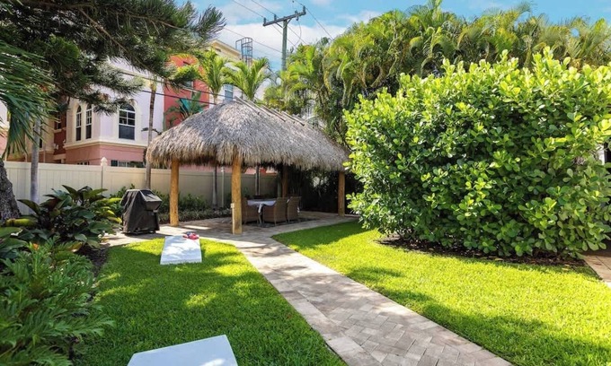 Lake Ridge Apartment | 🐾No pet fee★ TIKI HUT ⛱️ 5 mins to Beach & Las Olas