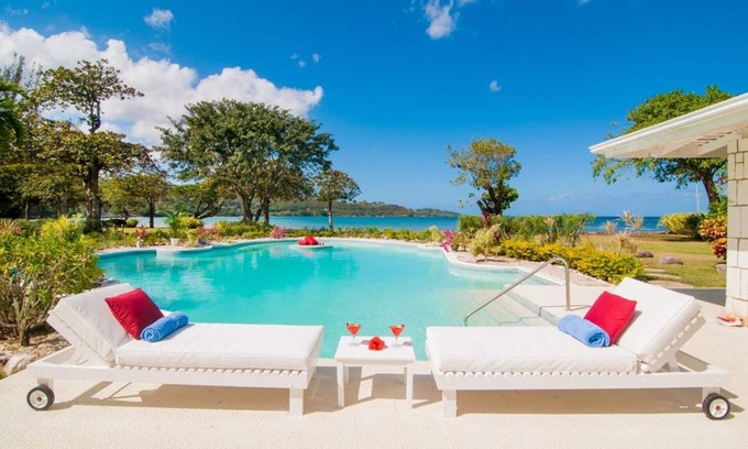 Montego Bay Villa | NOBLE HOUSE JAMAICA - Luxury 5 Bed Beachfront Villa in Montego Bay