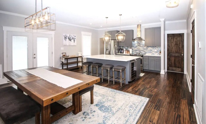 NoDa House | NoDa Updated Mill Home! Amazing Location- Walkable-Bars, Restaurants and Rail!n