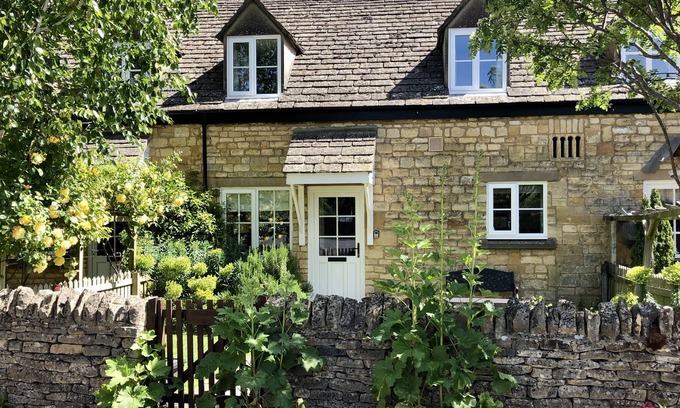 Chipping Campden House | Noel Cottage - Central Cotswolds Stone Cottage For Two In Chipping Campden