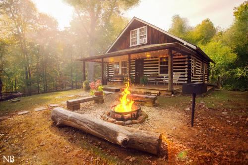 Greeneville House | Nolichuckey Bluffs Bed & Breakfast Cabins