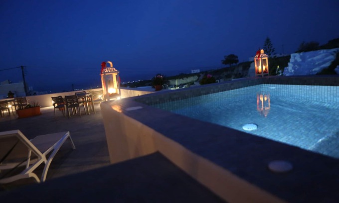 Karterados Villa | Nomikos Mansion with two private outdoor hot tubs