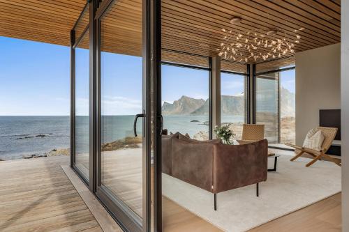 Flakstad Villa | Nordic House Lofoten