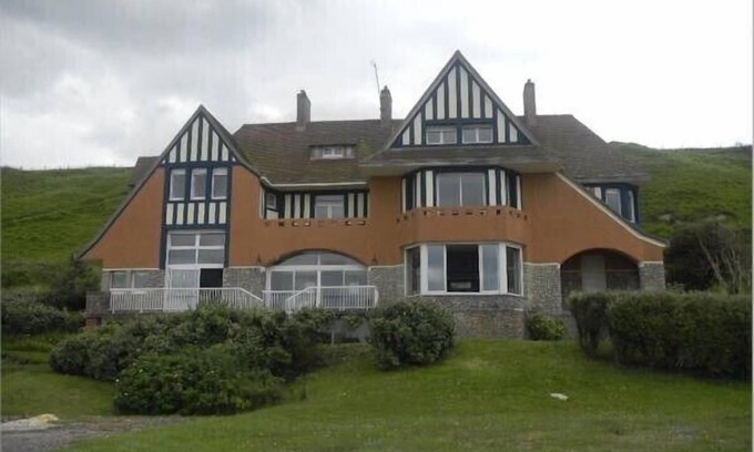 Vierville-sur-Mer Villa | Normandy Ocean Front Villa, Omaha Beach, Historic D-Day Landing Beach, France