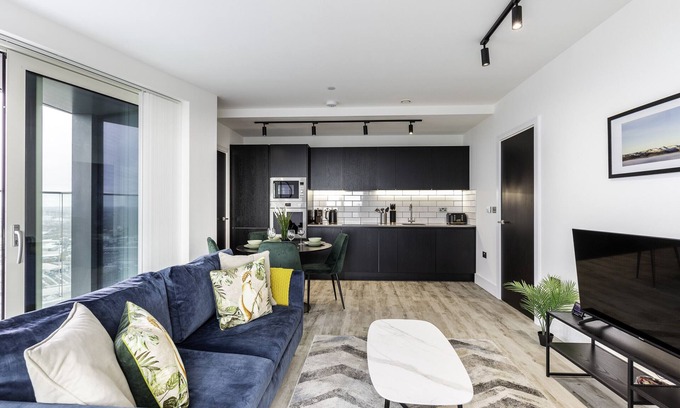 East Acton Apartment | North Acton X - 2Bed King/Double + 2Bath + Balcony
