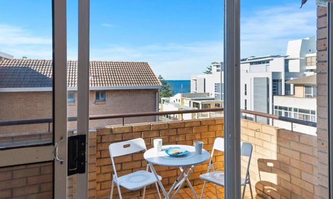 Wollongong CBD Apartment | North Beach Escape - Balcony Sunrises and Ocean Walks