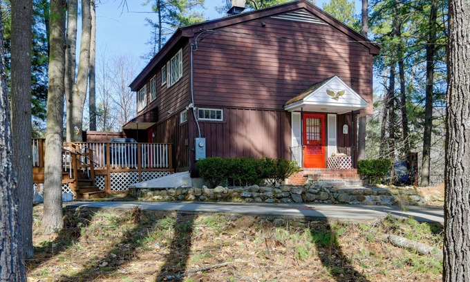 Cranmore Birches Cottage | North Conway Home < Walk to Slopes at Cranmore!