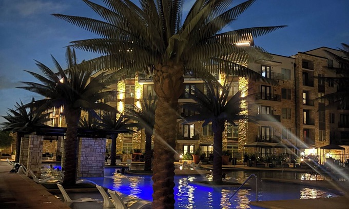Dallas Apartment | North Dallas Cozy 1-bedroom apartment, Resort style pool, close to everything in