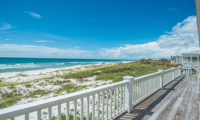 Cape Breezes House | North end of Cape Gulf Front 1 level w/elevator from carport & screened-in porch
