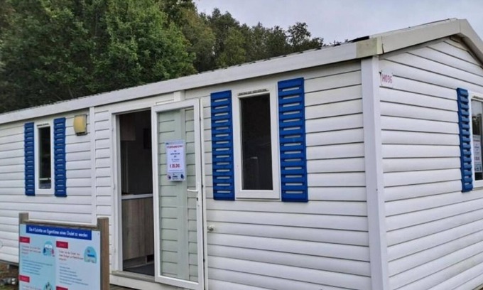 Lauwersoog Ski Chalet | North Sea chalet directly on the Lauwersmeer - within walking distance of the North Sea! Siblu Family Park