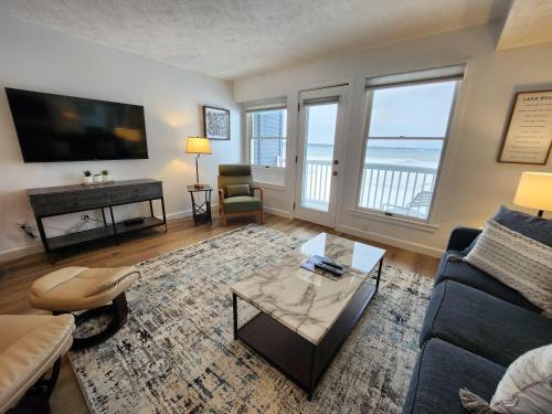 Traverse City House | North Shore Inn TC 203