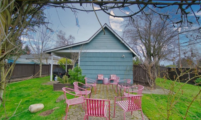 North End House | North Tacoma! Large remodelled home! Close To UPS, 6th Ave, and Proctor