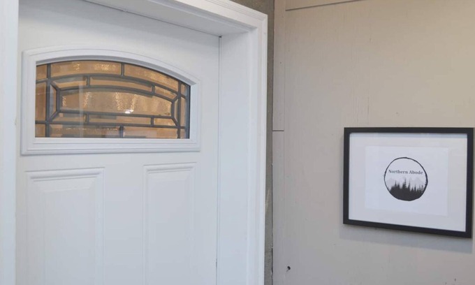 Prince George House | Northern Abode - Modern 2 Bedroom Suite Downtown ★