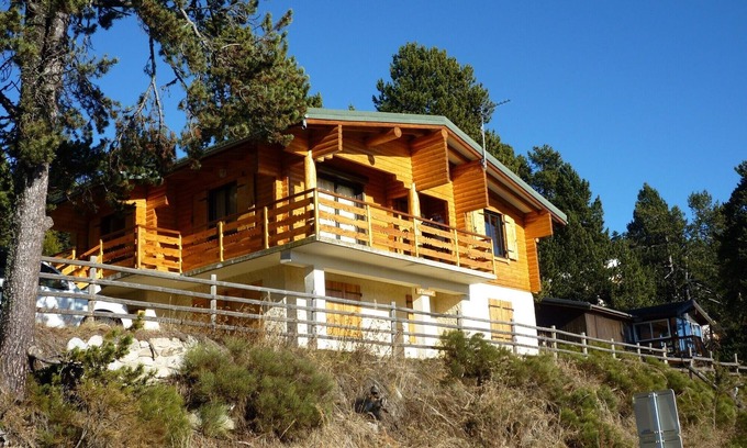 Pyrenees 2000 Ski Chalet | Norwegian log chalet, 150m from the slopes, Pyrénées 2000 Font-Romeu.
