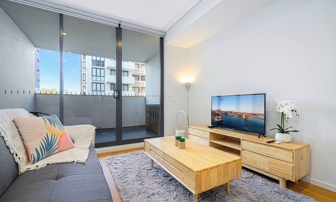 Bella Vista Apartment | Norwest/Pendle Hill Modern 2Br Apt near Coles