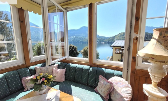 Altaussee Apartment | Nostalgic apartment Seeidylle in Altaussee with exceptional lake view