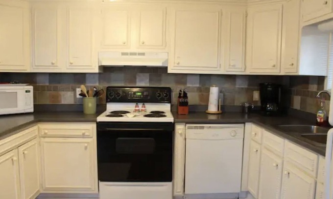 Nocona Bed & Breakfast | Nostalgic getaway on Lake Nocona