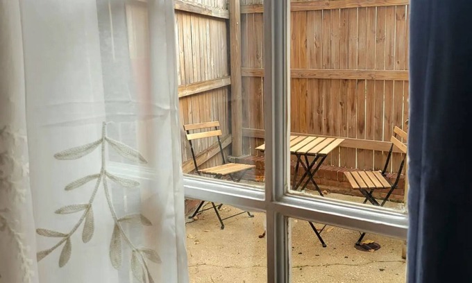 Mount Pleasant Apartment | NOT ACTIVE PLEASE DO NOT BOOK