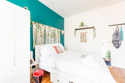 Queens Apartment | Not operating