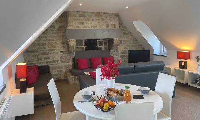 Locronan Apartment | NOUVEAU Bel Appartement centre historique de Locronan