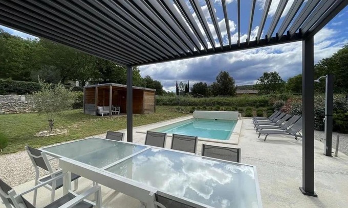Salavas Villa | Nouveau ! Villa des vignes Piscine & Clim