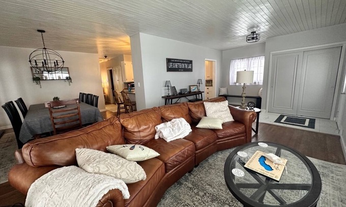 Glenwood House | Now Booking for Summer 2025!