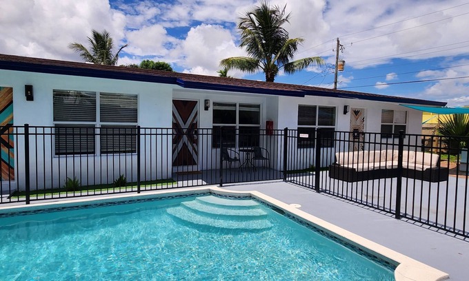 Oakland Park Villa | nPrivate & cozy Studio. Great location, Private Pool at the villa&Near the beach