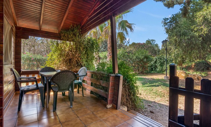 Benicolet Apartment | Null 'Entre Viejos Olivos 1' with Mountain View, Shared Pool and Air Conditioning