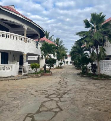 Central Province Apartment | Nuru's Palm Villa