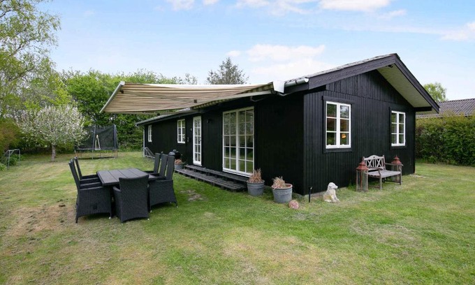 Kirke Hyllinge House | Nyistandsat sommerhus med kærlighed og sjæl