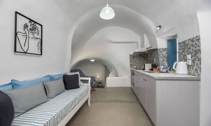 Vothon House | Nykteri Cave – Messavoli Residences