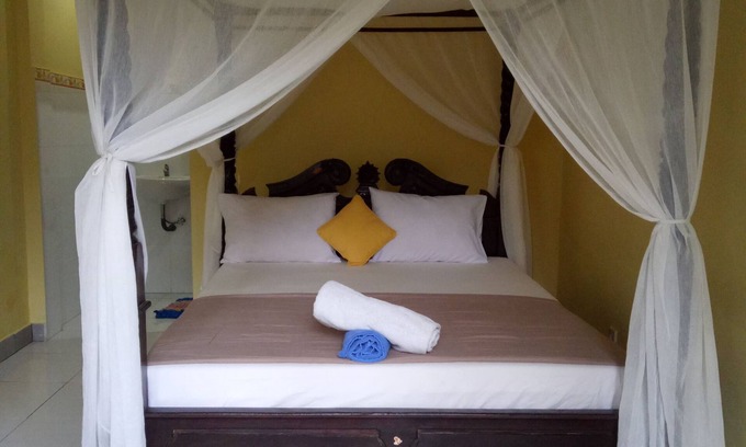 Peliatan House | Nyoman Warta Accomodation located in ubud area. Near by mongkey forest and